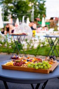 Your condo in Timisoara. Reeas Apart. with pool