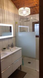 Villas Villa au milieu des pins climatisee : photos des chambres