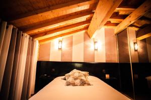 Hotels Les Ecuries de la Tour : photos des chambres