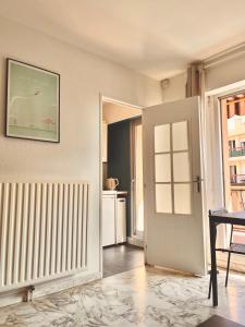 Studio with terrace and sea view, 10 min to the beach