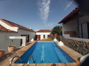 Holidays Tenerife breakfast inclusive wifi pool fr - 4hvězdičkové hotely ve městě La Laguna