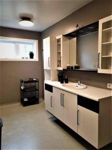 Greenhouse Golden Circle Villa