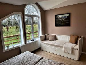 Greenhouse Golden Circle Villa