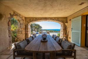 Villa Sud Corse 6ch piscine 27m, accès mer