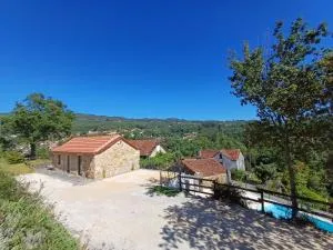 Casa de Pedra - Refúgio da Cascata da Cabreia - Silvaescura