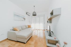 Modern Spacious Fully Equipped One Bedroom Apartment in Budva, Free Parking, Ideal for Long Stays