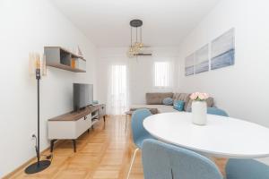 New Renovated Warm Cozy Fully Equipped One Bedroom Apartment in Budva, Free Parking, Ideal for Long Stays