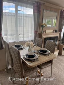 Acres Corner Retreat Inc Hot tub at Tattershall Lakes Country Park