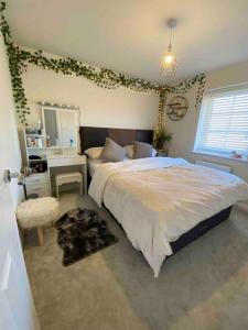 Chester House, Hampton Water 3 bed by Belmont Places