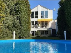 Kernsan. Souterrain-Wohnung 60qm mit Pool Blick - Mülheim an der Ruhr