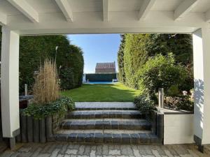 Kernsan. Souterrain-Wohnung 60qm mit Pool Blick