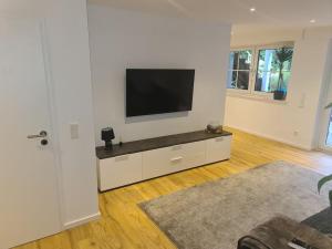 Kernsan. Souterrain-Wohnung 60qm mit Pool Blick