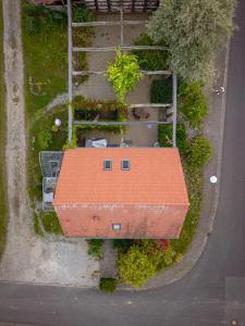 Das Castellchen, Historische Scheune und Garten