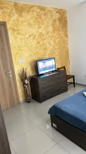 Gold room with private bathroom - Port Bur-Marrad