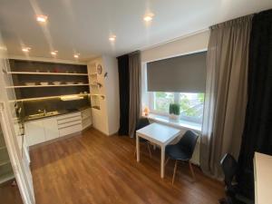 Apartmán 2+kk, 50 m2 v klidné lokalitě. 10 min od centra Prahy.