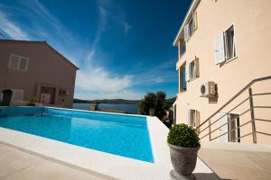 Apartments Villa Laguna with pool