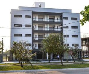 DEPARTAMENTo EN COMPLEJO RESIDENCIAL CON COCHERA