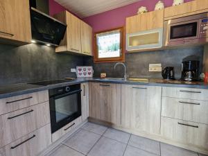 Maisons de vacances Chalet renove proche du Valtin – Ideal pour famille, randonnees et ski, Wifi, luges fournies - FR-1-589-150 : photos des chambres