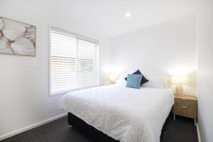 Coastal Charm - 67 Burrill Street