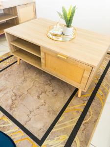 Five OH Four @10South