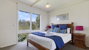 Nakarra - Spacious Family Beach Escape