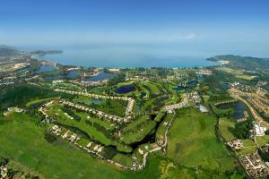 Spacious 2BR Apartment ALM 2223 in Laguna, 10 min from BangTao Beach