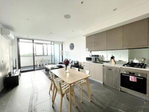 High Floor Skyline view 2Br close2Olympic park