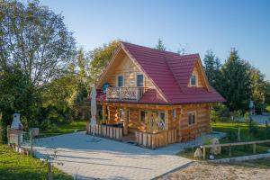Log Cabin Forest Fairy and Log Cabin Native - Happy Rentals