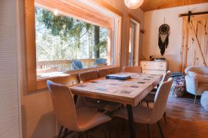 Kootenay Lakeview Retreats - Forest Cabin