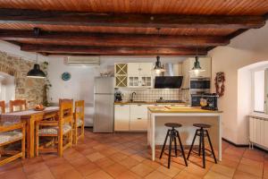 Holiday Home Meja Private Pool- Happy Rentals
