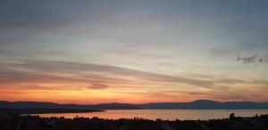 Sunset & Seaview Premium Apartment