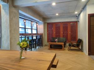 N5 Ratchawong Hostel