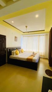 Hill Monk - Bethany Heights