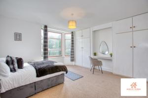 Spacious 6-Bedroom House with Parking in Bridgwater Ideal for Contractors & Group Stays
