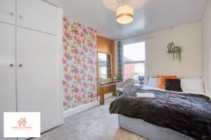 Spacious 6-Bedroom House with Parking in Bridgwater Ideal for Contractors & Group Stays