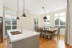 Apollo Bay Oceanview Mountain Retreat, Pet Friendly, EV station, Fireplace