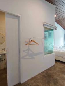 Mr Black & Ms White -Self Check in accommodation