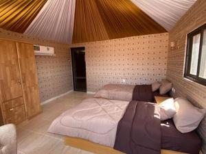 The sun of Wadi Rum camp