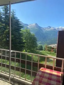 BEL APPARTEMENT MONTAGNE AVEC VUE - Champoléon