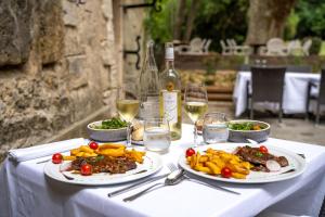 Hotels Moulin de Vernegues Hotel & Spa : photos des chambres