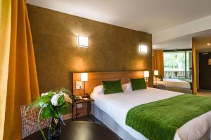 Hotels Moulin de Vernegues Hotel & Spa : Suite Junior avec Balcon