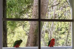 Ocean-view Hilltop Retreat