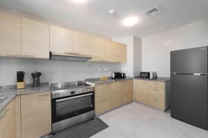 Maison Privee - Elegant & Panoramic Sea View Apt on Al Reem Island
