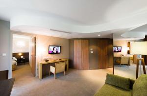 Hotels Moulin de Vernegues Hotel & Spa : Suite avec Terrasse 