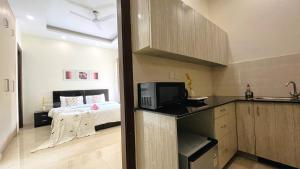 BluO Studio DLF CyberCity - Kitchen, Balcony, Lift