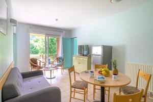 Complexes hoteliers Village Club Les Balcons des Pyrenees : Appartement 2 Chambres