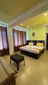 Hill Monk - Bethany Heights