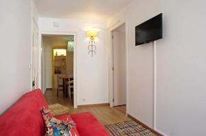 Stay Local! Maria typical Home, near Flea Market