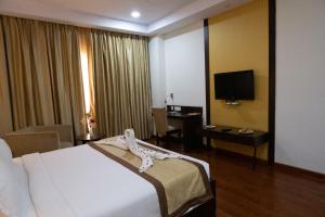 Hyphen Premier-Business Hotel