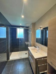 Maisons de vacances La Libellule, Maison de 3 chambres, proche du centre ville et a 8 min des plages : photos des chambres